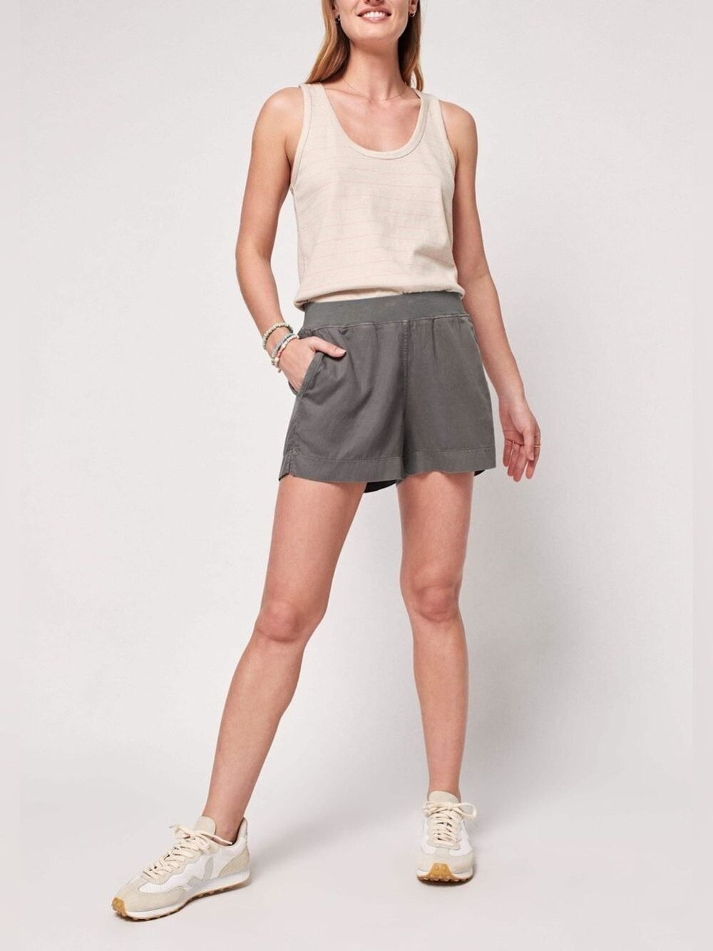 Faherty Arlie Day Linen Blend Short in Gray - Size Medium